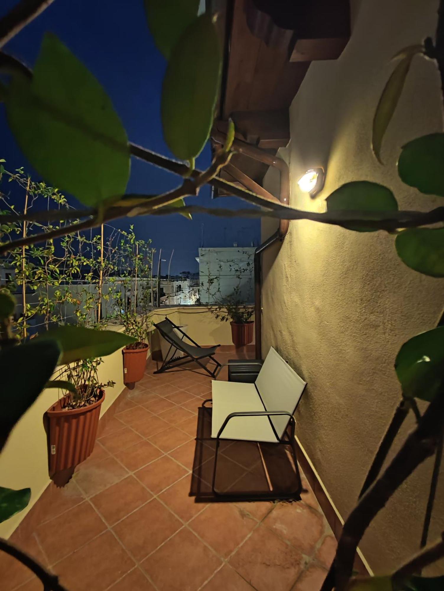 Trani Residence Exteriör bild